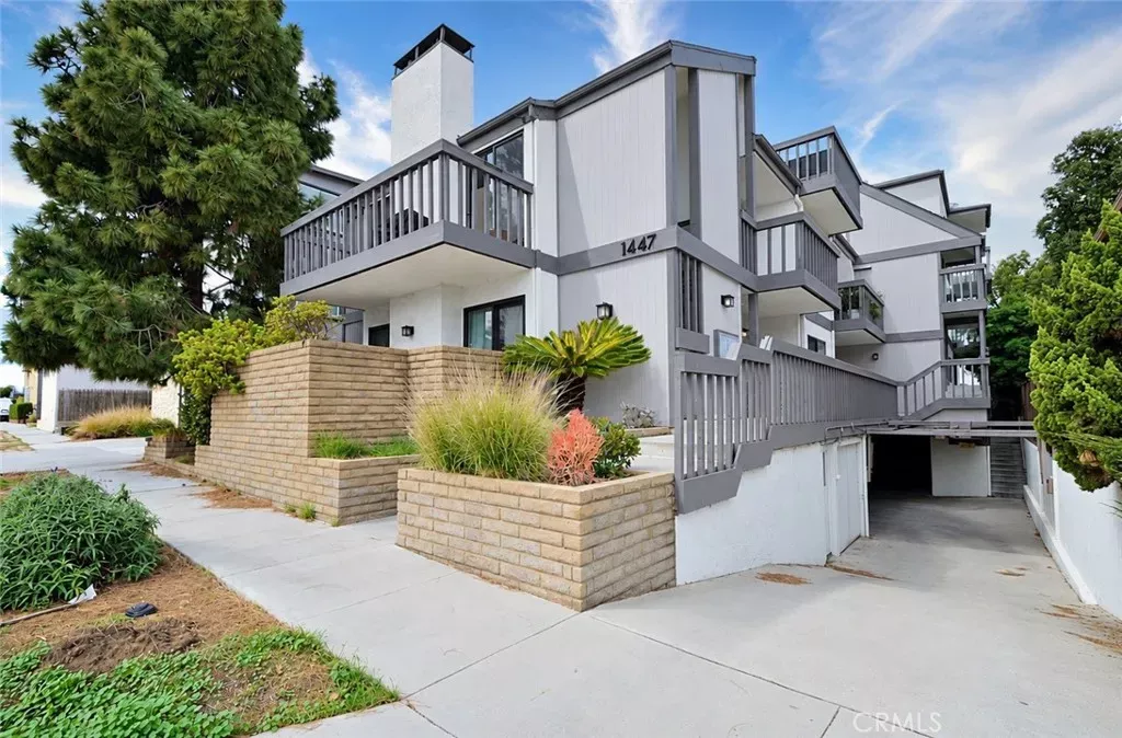 Property Photo:  1447 Manhattan Beach Boulevard E  CA 90266 