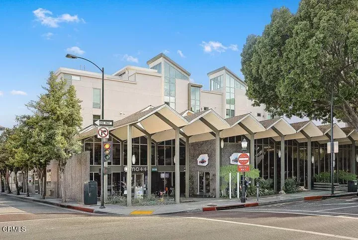 Property Photo: 111 S De Lacey Avenue 409 CA 91105