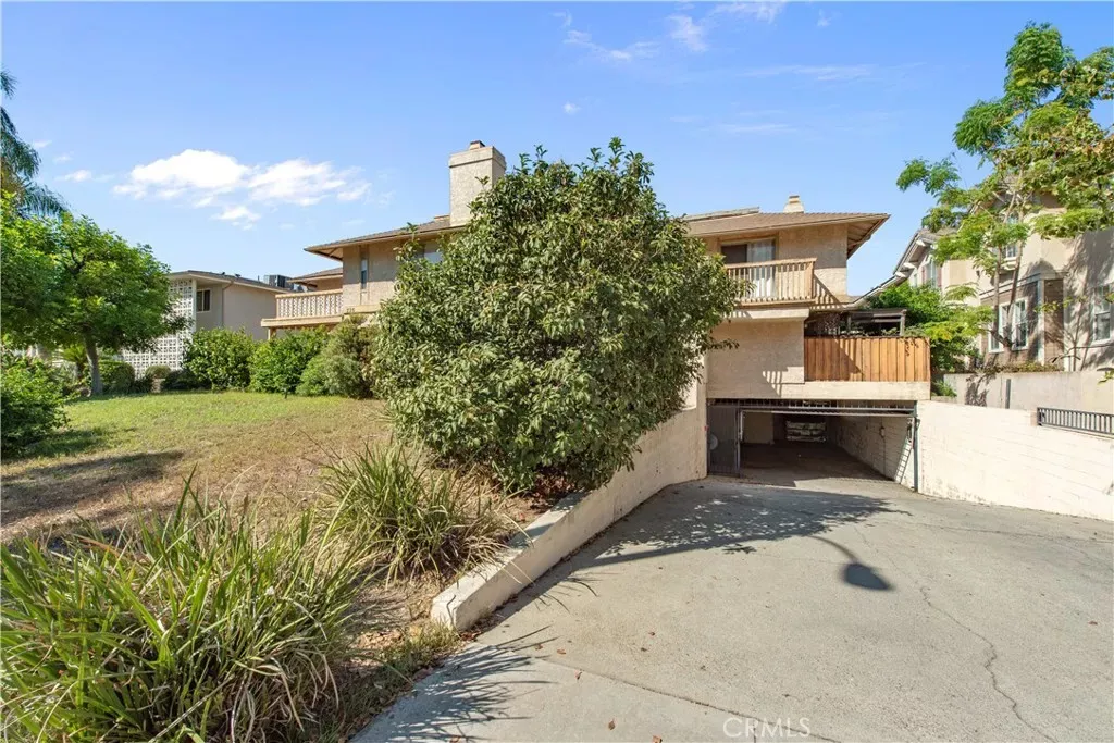 Property Photo: 735 Arcadia Avenue L CA 91007