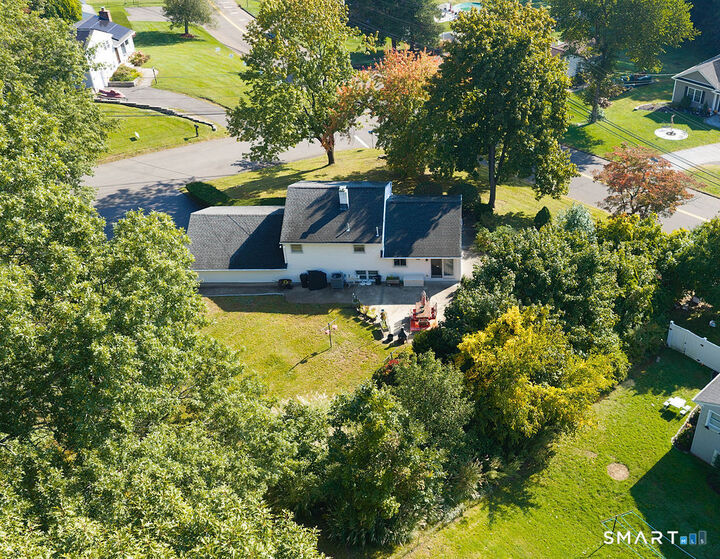 Property Photo:  2 Batt Lane  CT 06513 