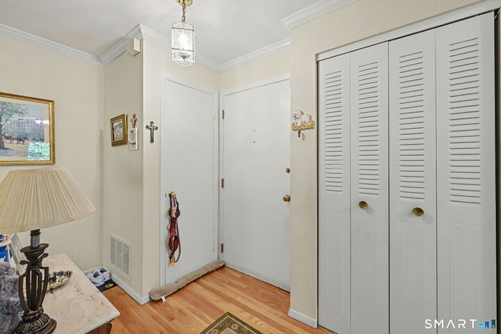 Property Photo:  75 Courtland Avenue 51  CT 06902 