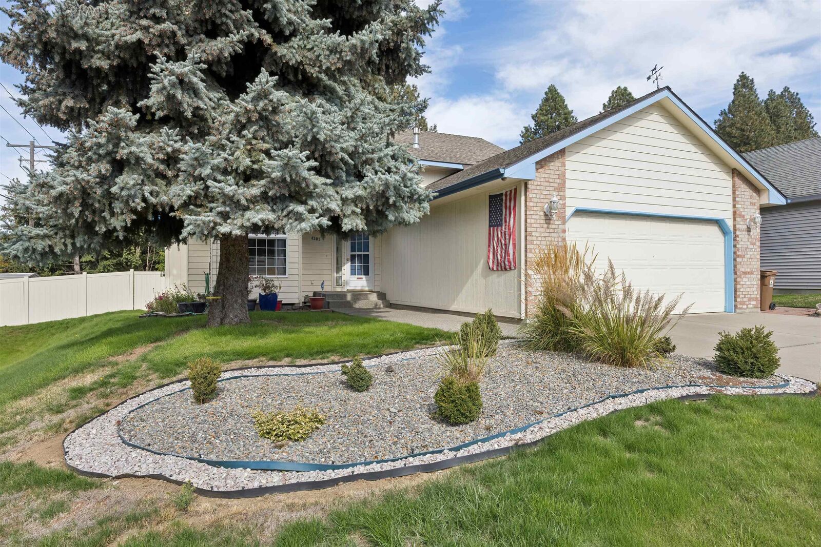 Property Photo:  4303 E 39th Ave  WA 99223 