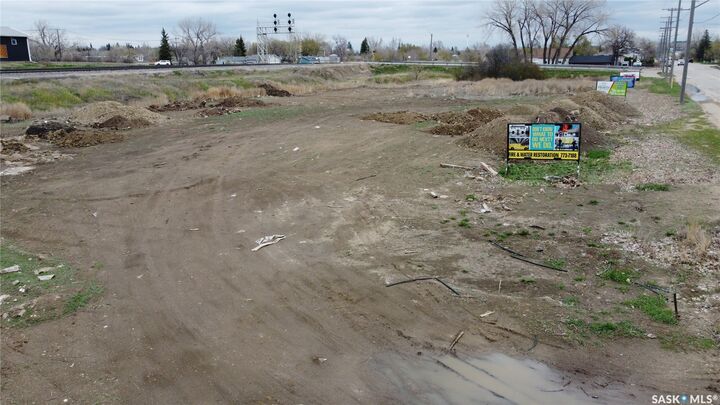 Property Photo:  925 South Railway Street E  SK S9H 3B4 