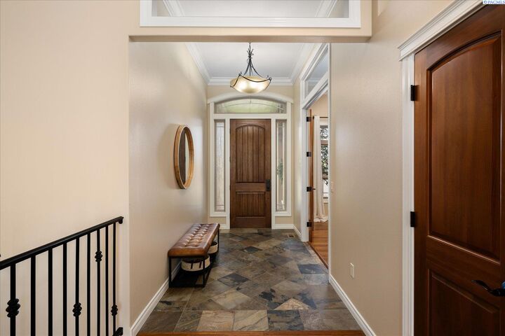 Property Photo:  457 Royal Ann Ct  WA 99352 