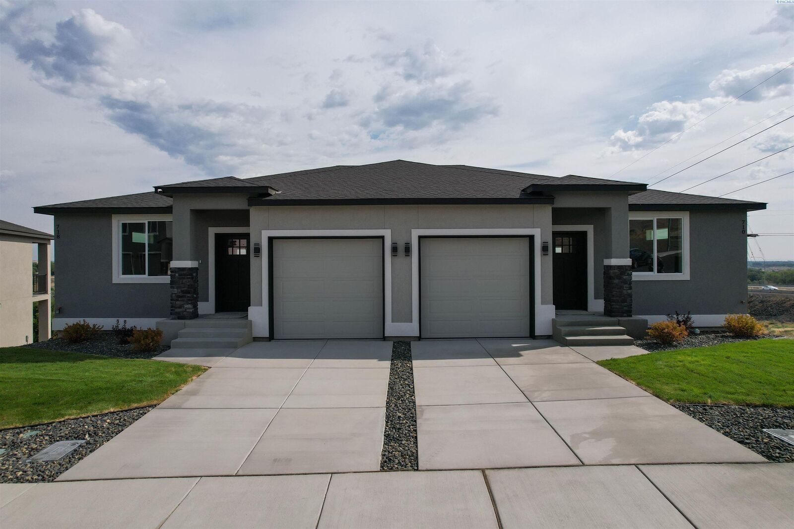 Property Photo:  831 Rio Vista Loop Lot32  WA 99352 