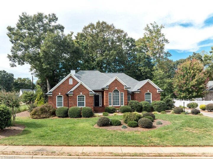Property Photo:  400 Savannah Lane  NC 27284 