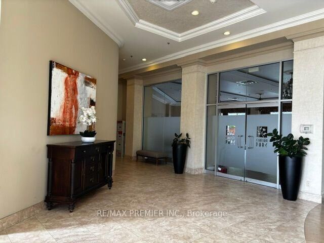 Property Photo:  2 Maison Parc Court 712  ON L4J 9K4 