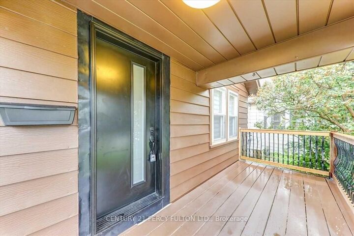 Property Photo:  212 Burk Street Main  ON L1J 4C3 