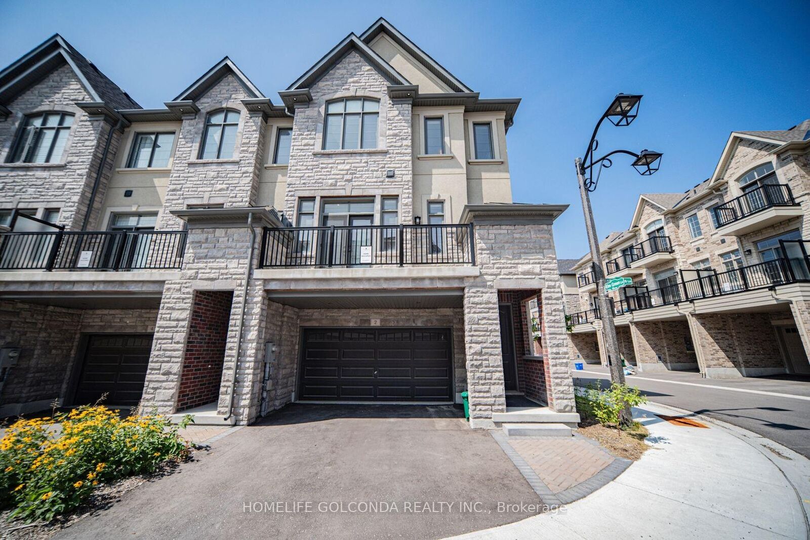 Property Photo:  2 Silvermills Lane  ON L6C 3L5 