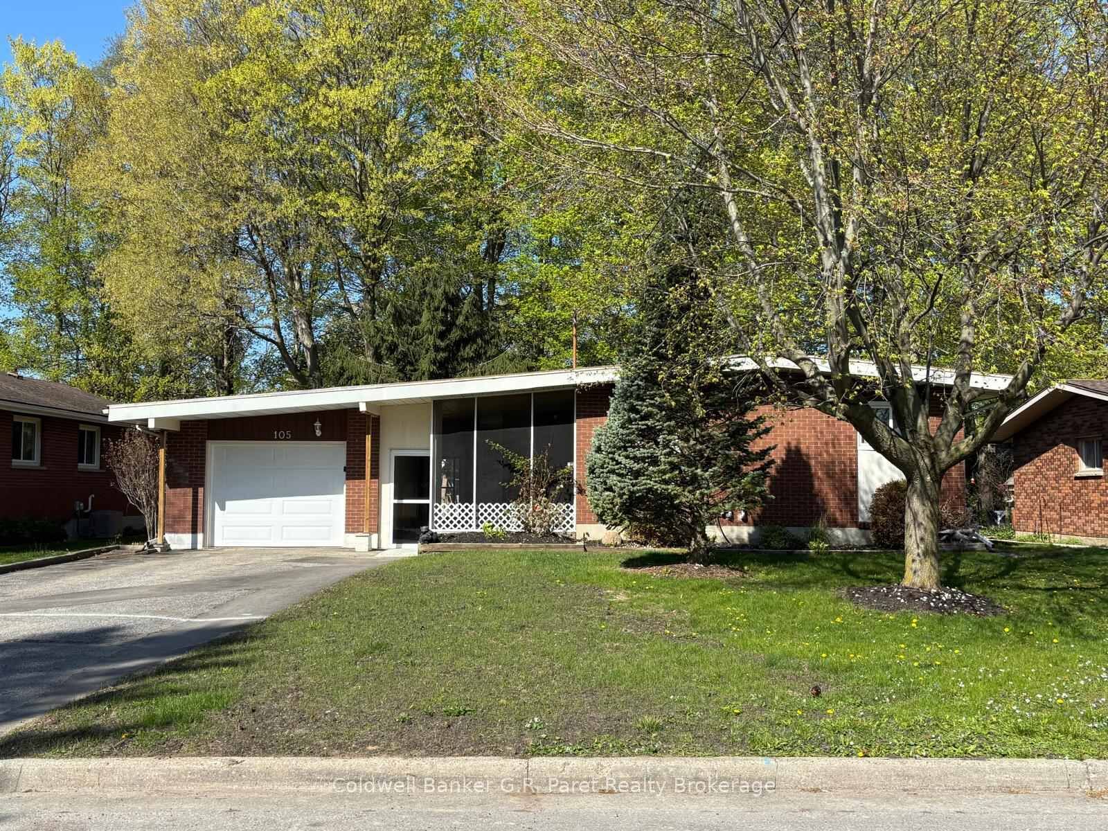 Property Photo:  105 Queen Street  ON N4G 3H4 