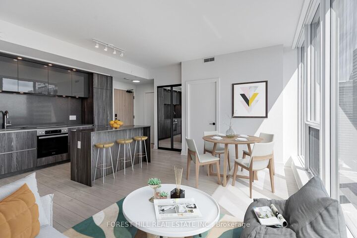Property Photo: 35 Mercer Street 3707 ON M5V 1H2