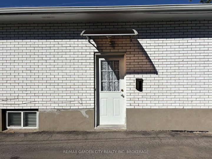 Property Photo:  44 Valencourt Drive Lower  ON L3C 1M8 
