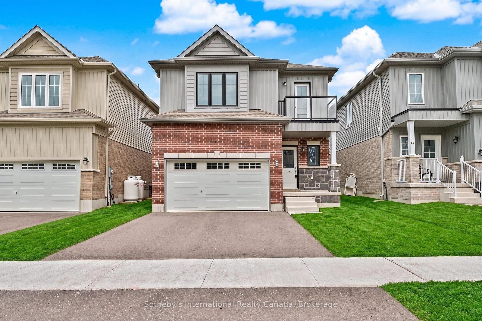 Property Photo:  12 Hillcroft Way  ON K0M 1A0 