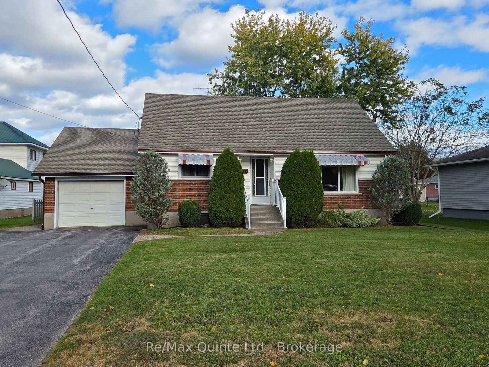 Property Photo:  507 Metcalf Street  ON K0K 3J0 