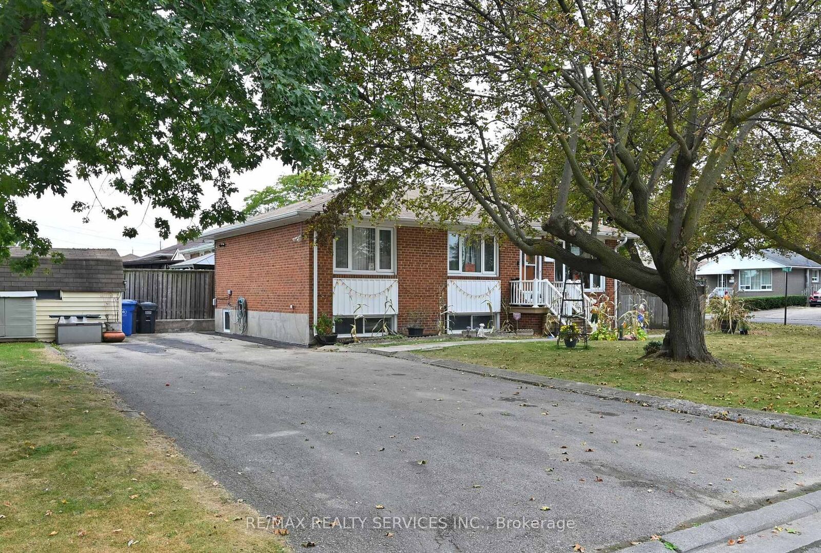 Property Photo: 31 Brisco Street ON L6V 1X1