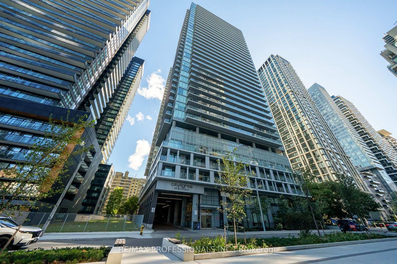 Property Photo:  99 Broadway Avenue 2103  ON M4P 0E3 