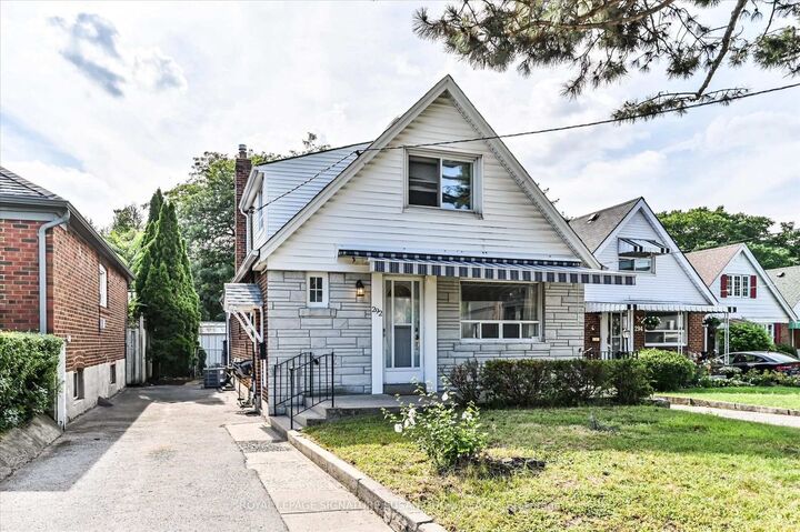 Property Photo:  292 Glebemount Avenue  ON M4C 3V3 