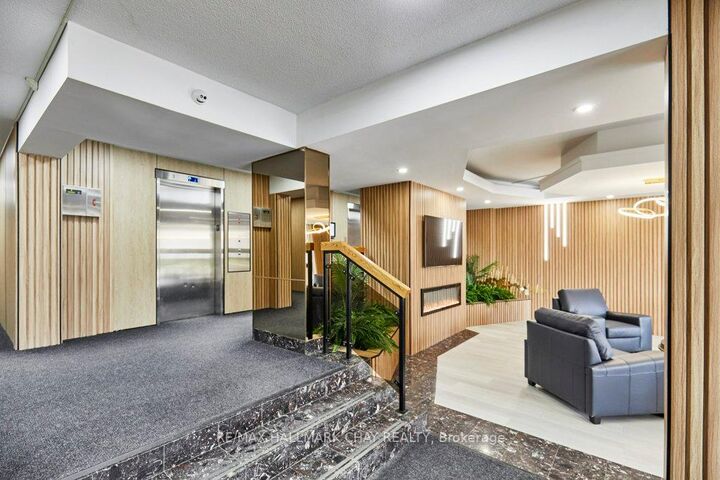Property Photo:  1210 Radom Street 208  ON L1W 2Z3 