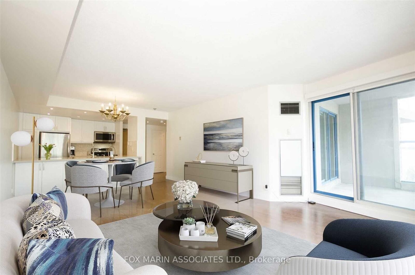 Property Photo:  99 Harbour Square 711  ON M5J 2H2 