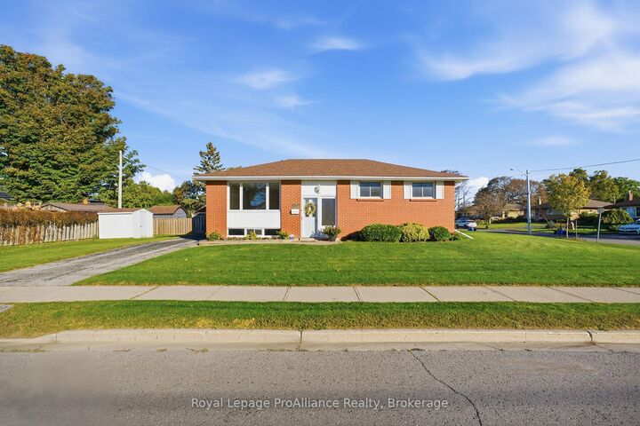 Property Photo:  572 Elizabeth Street  ON K9A 2A2 
