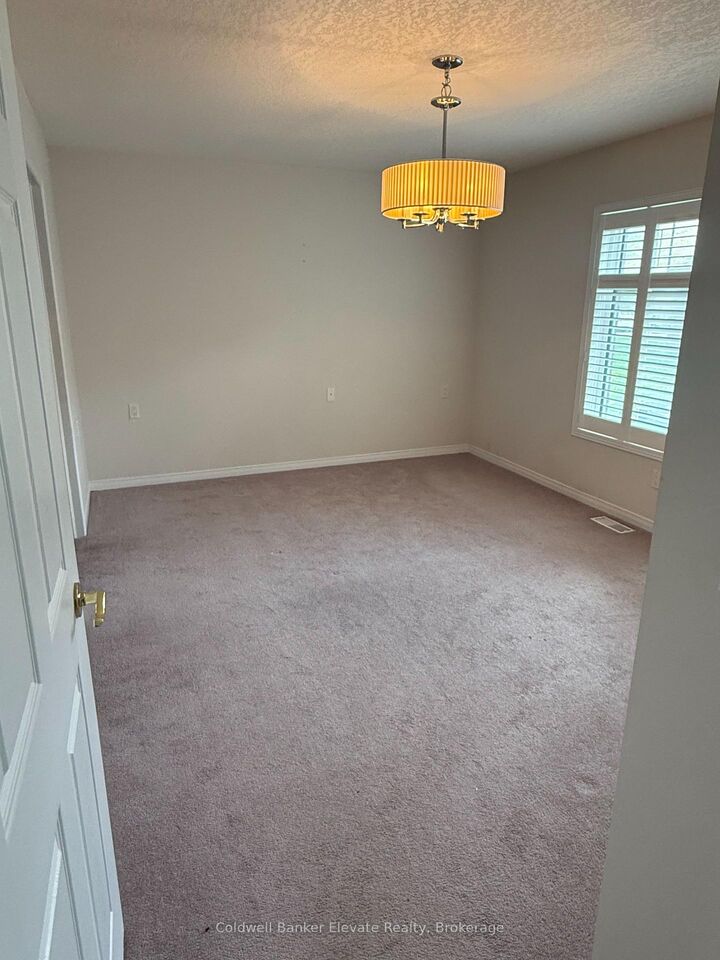 Property Photo: 2705 Kingsway Drive 9 ON N2C 2T2
