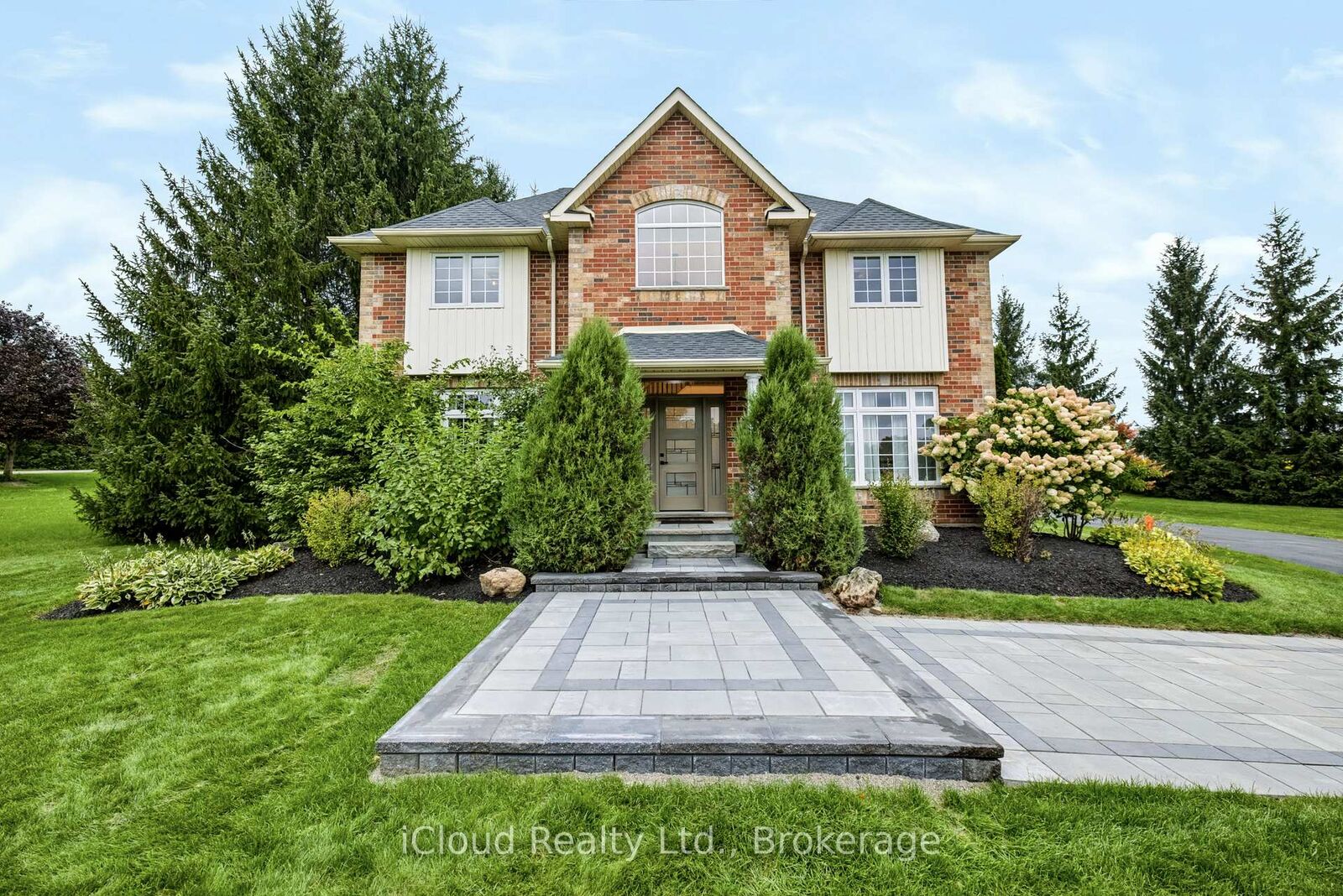 Property Photo:  41 Woodland Drive  ON L9W 2Y9 