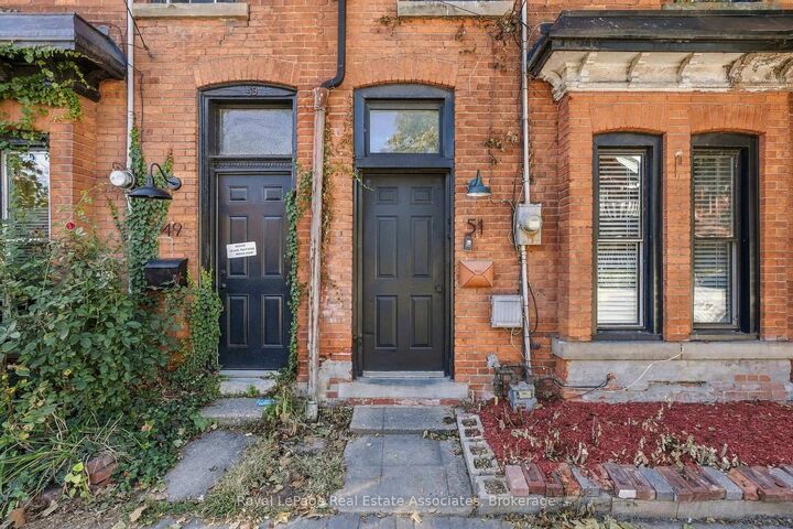 Property Photo:  51 Wellington Street N 1  ON L8R 1M9 