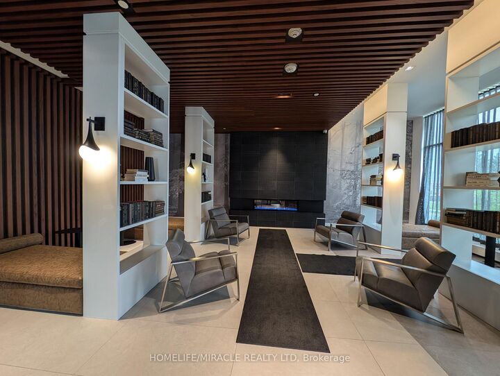 Property Photo:  297 Oak Walk Drive 310  ON L6H 6Z3 