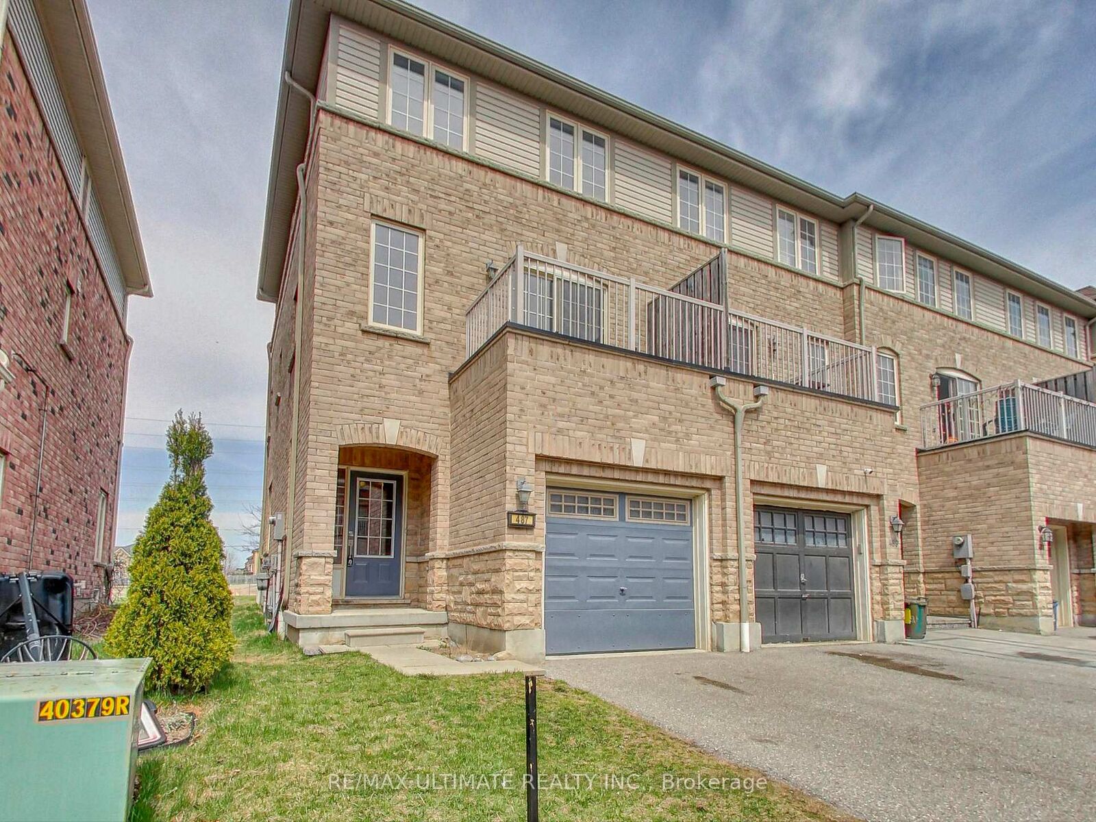 Property Photo:  487 Rossland Road E  ON L1Z 0K8 