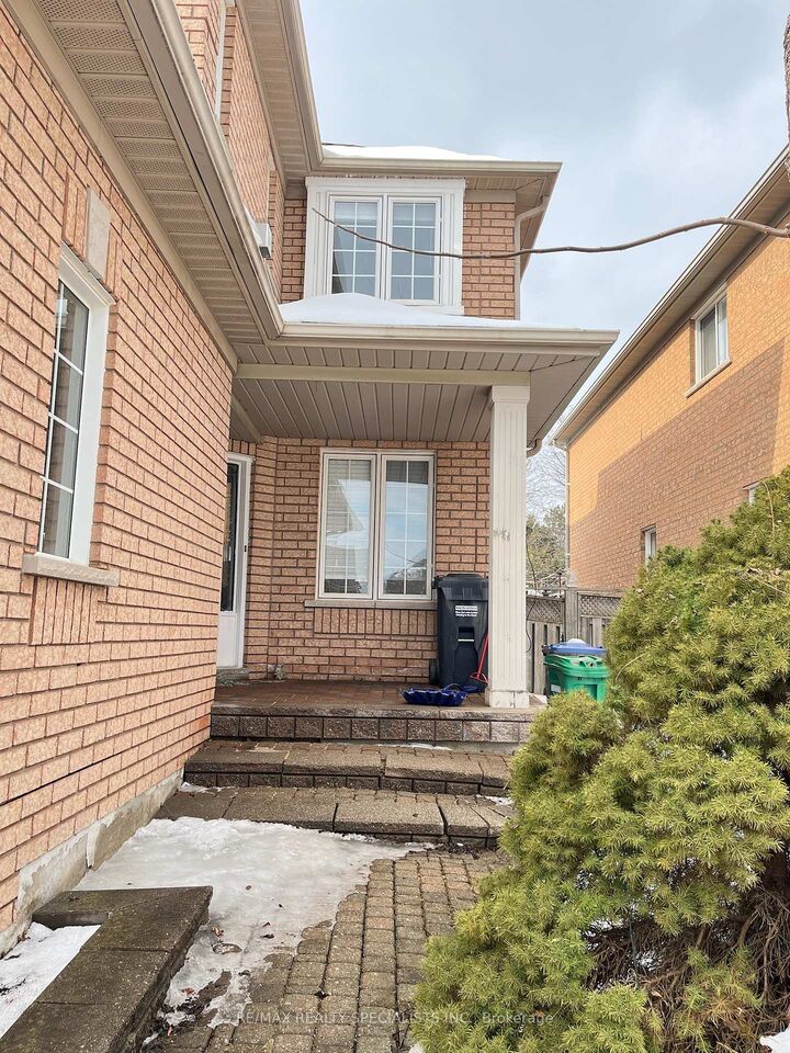 Property Photo:  5580 Creditrise Place  ON L5M 6E3 