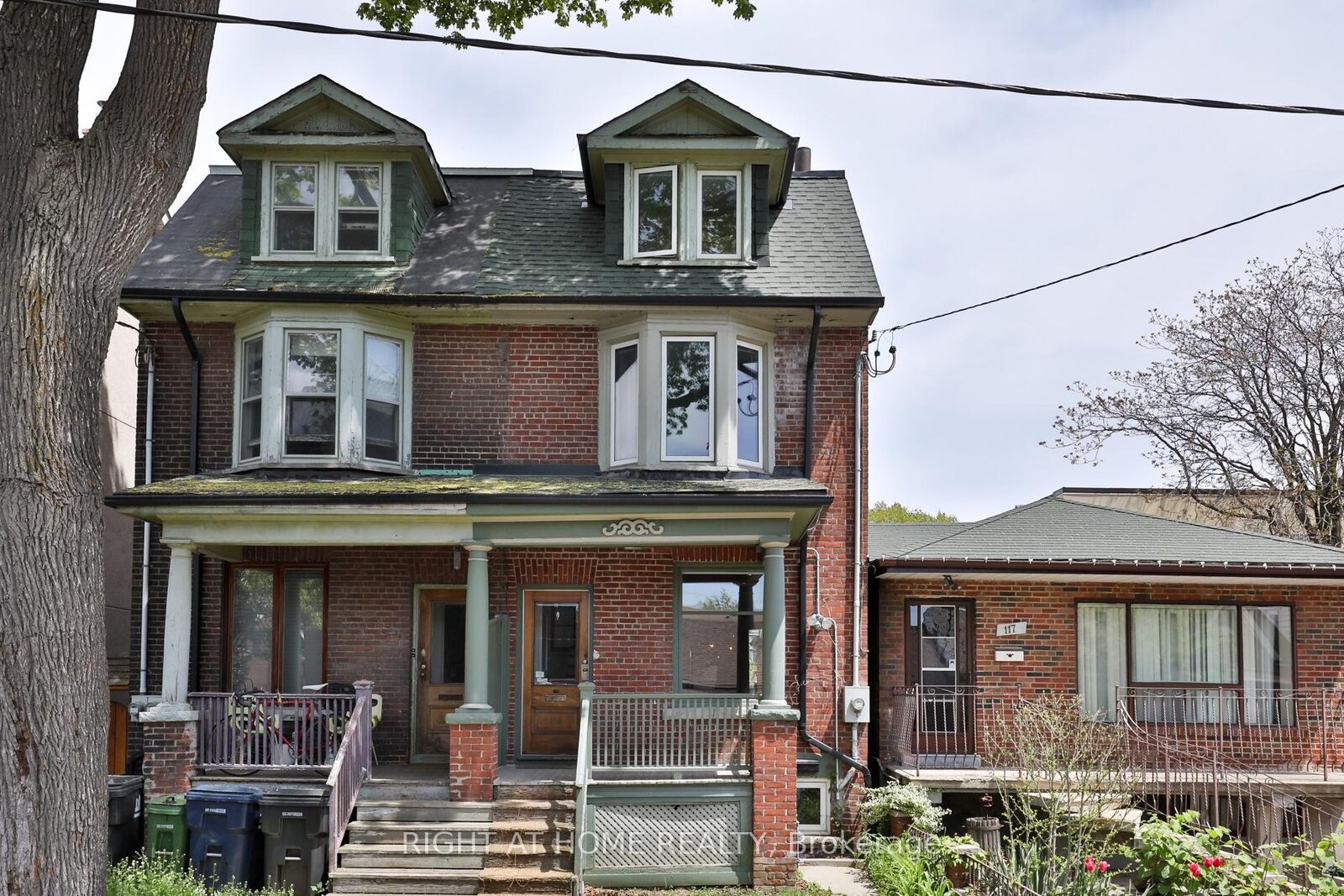 Property Photo:  119 Manning Avenue  ON M6J 2K6 