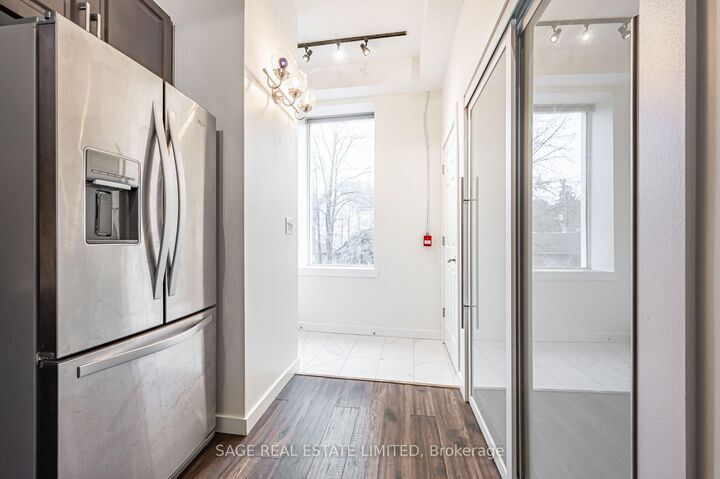 Property Photo: 14 Cross Street 8 ON L9H 2R4