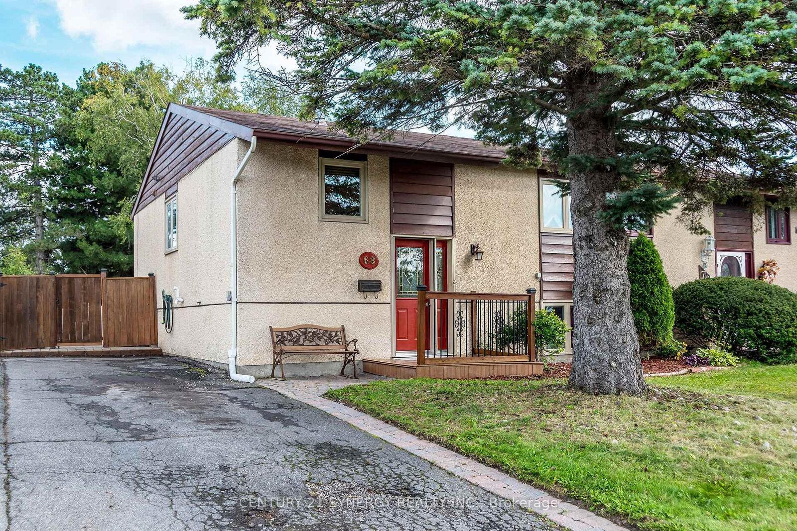 Property Photo: 68 Sheldrake Drive ON K2L 1S8