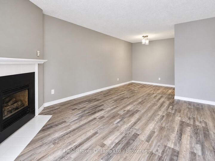 Property Photo:  725 Deveron Crescent 101  ON N5Z 4X3 