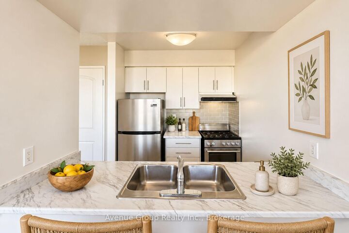 Property Photo:  171 Main Street N 511  ON L6X 0H4 
