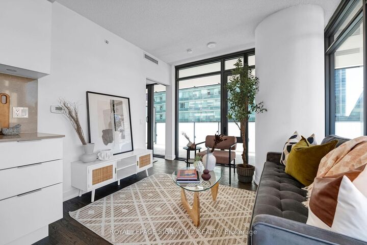 Property Photo:  25 Richmond Street E 1212  ON M5C 0A6 