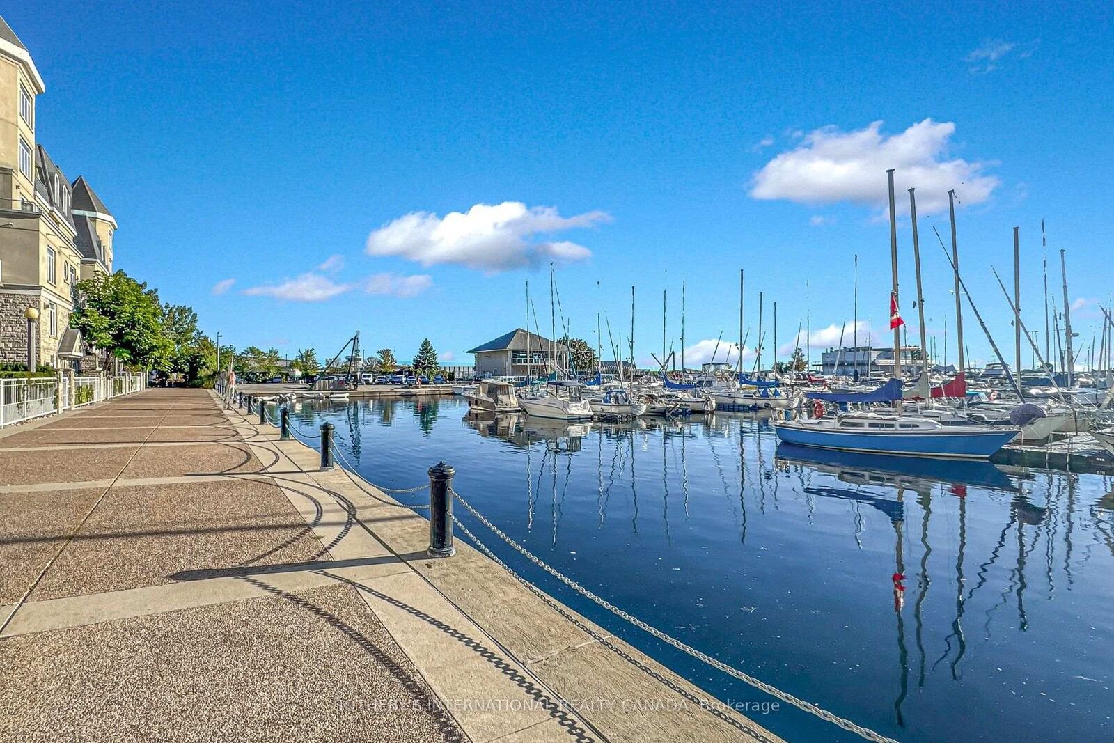 Property Photo:  32 Stadium Road 377  ON M5V 3P4 