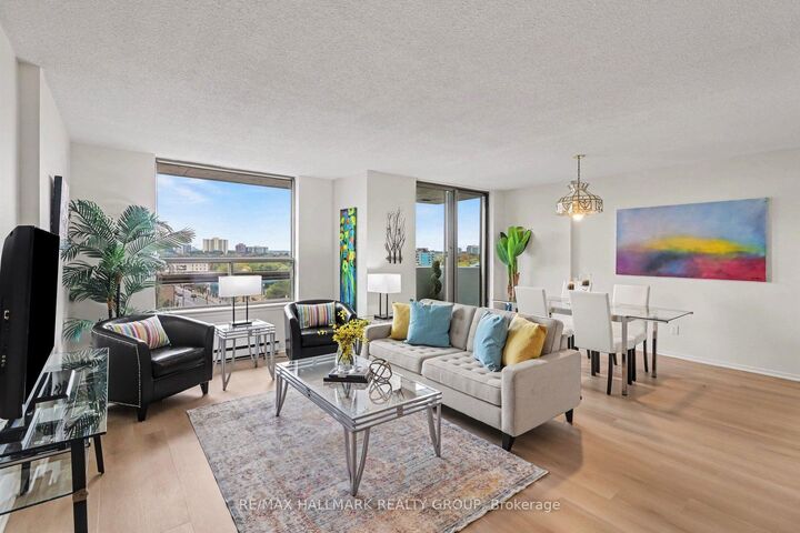 Property Photo:  200 Lafontaine Avenue 902  ON K1L 8K8 