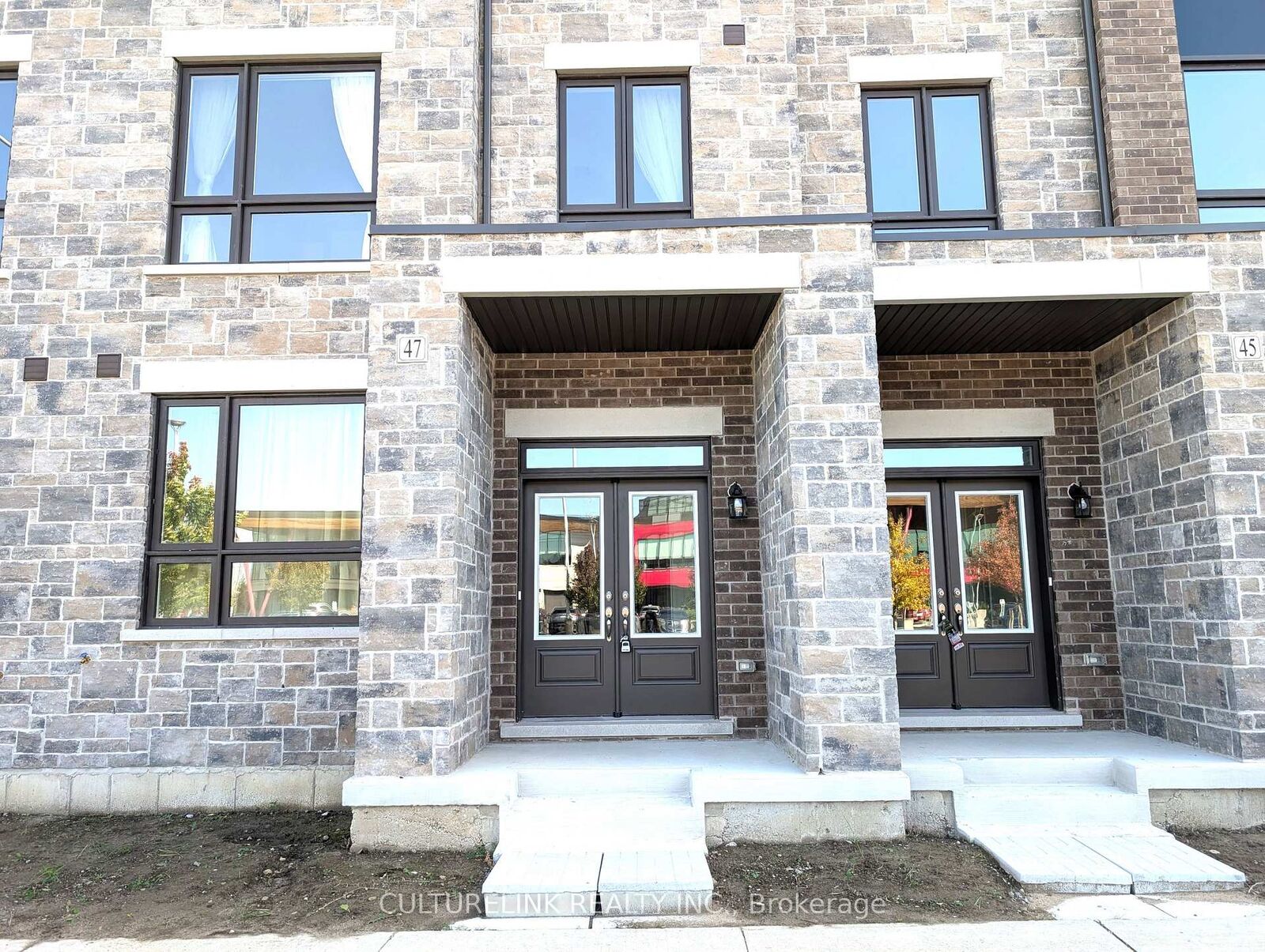 Property Photo: 47 Mumbai Drive ON L3S 0G1