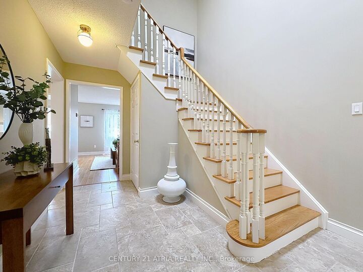 Property Photo:  58 Danjohn Crescent  ON M1V 3N4 