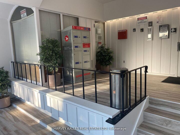 Property Photo:  1582 Bathurst Street B2  ON M5P 3H3 