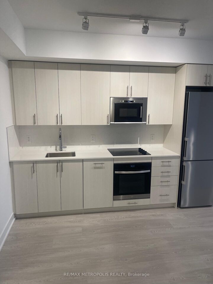 Property Photo:  2545 Simcoe Street N 413  ON L1L 0W3 