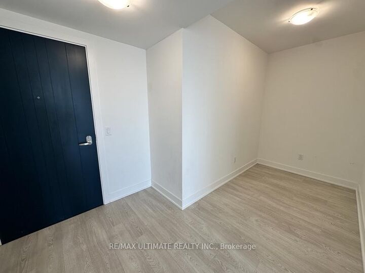 Property Photo:  2545 Simcoe Street N 2710  ON L1L 0W3 