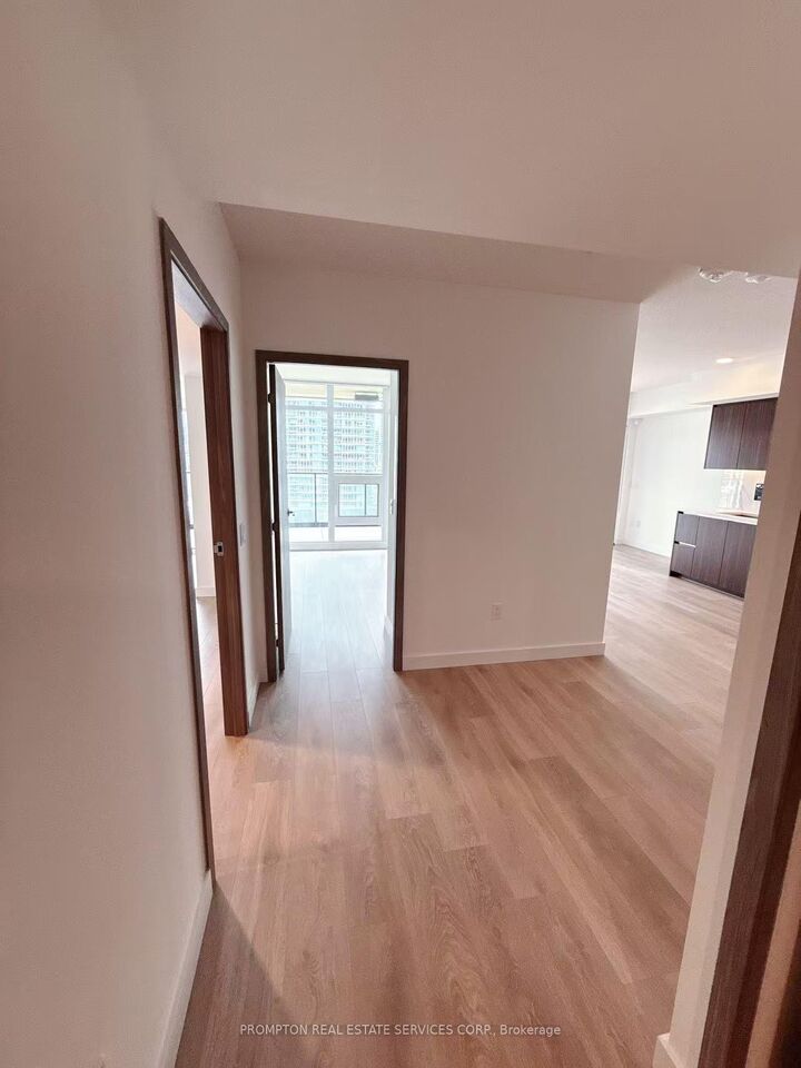 Property Photo:  3 Concord City Place Way 931  ON M5V 0X4 
