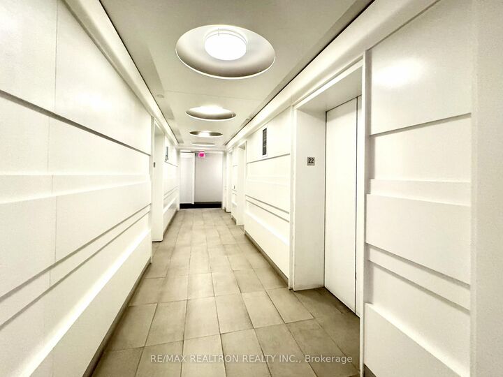 Property Photo:  12 York Street 2201  ON M5J 2Z2 