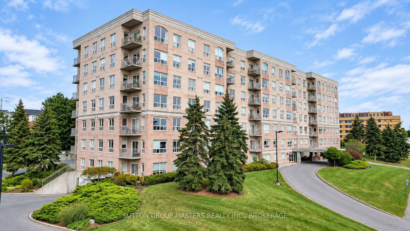 Property Photo:  350 Wellington Street 101  ON K7K 7J7 