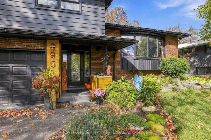 Property Photo:  956 Weller Street  ON K9J 4Y2 