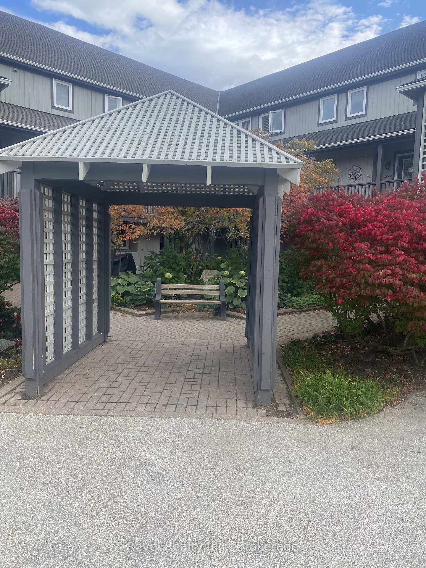 Property Photo:  378 Mariners Way 9  ON L9Y 5C7 