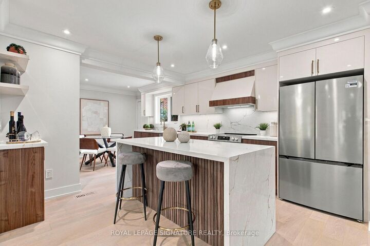 Property Photo:  11 Brook Tree Crescent  ON M9P 1K8 