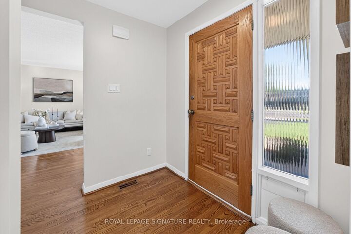Property Photo:  28 Candlewood Crescent  ON M3J 1G8 